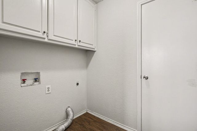 2621 Warren Lane, Fort Worth, TX 76112