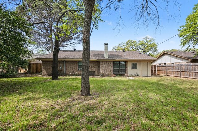 2621 Warren Lane, Fort Worth, TX 76112