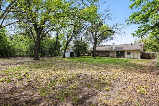 2621 Warren Lane, Fort Worth, TX 76112