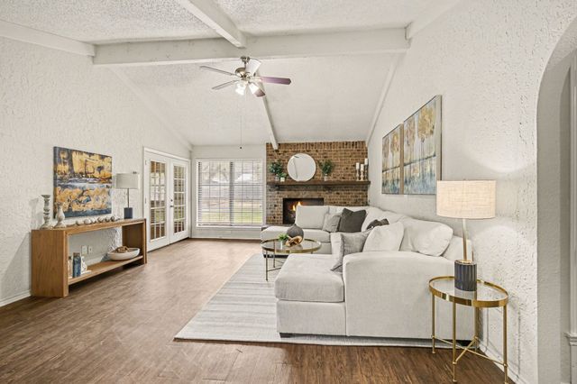 2621 Warren Lane, Fort Worth, TX 76112