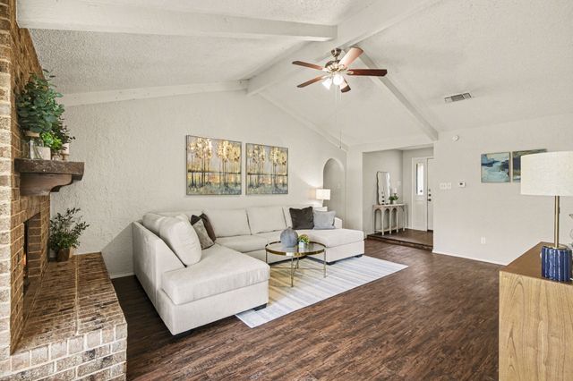 2621 Warren Lane, Fort Worth, TX 76112