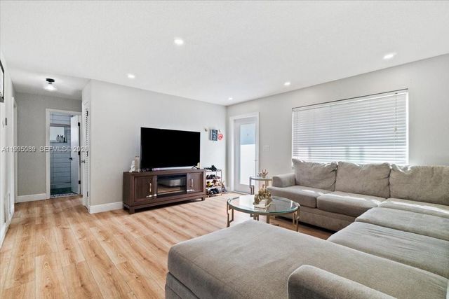 5402 NW 25th Ter 0, Tamarac, FL 33309