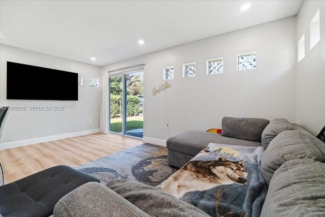 5402 NW 25th Ter 0, Tamarac, FL 33309