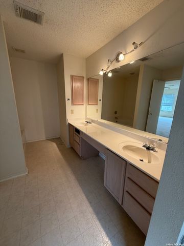 1652 WILLOW TOP DR, Schertz, TX 78154