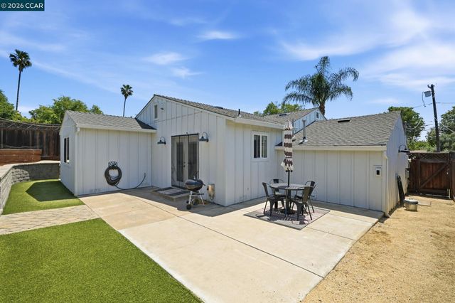 2363 Hemlock Ave, Concord, CA 94520