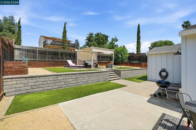 2363 Hemlock Ave, Concord, CA 94520