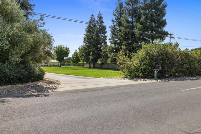 8300 Jantzen Rd, Modesto, CA 95357
