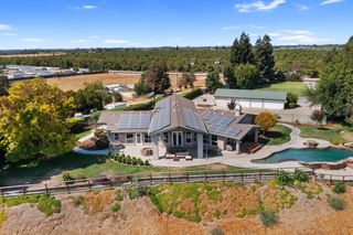 8300 Jantzen Rd, Modesto, CA 95357