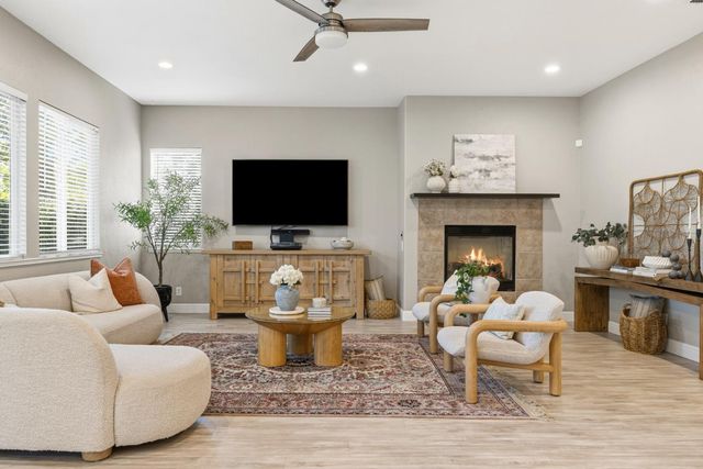 2910 Tilbury Way, Roseville, CA 95661