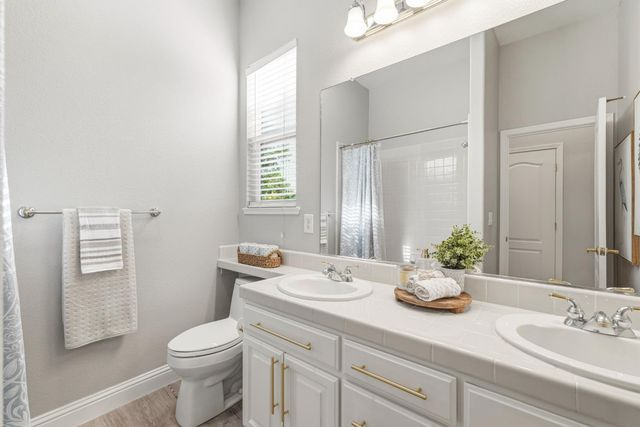 2910 Tilbury Way, Roseville, CA 95661