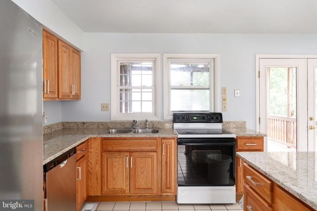 1022 LAKEVIEW DR, Stafford, VA 22556
