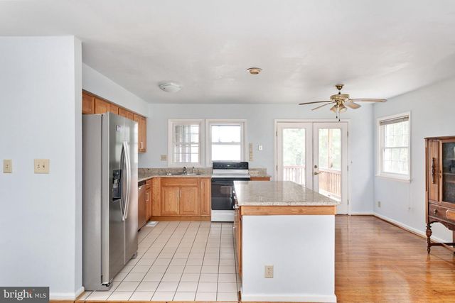 1022 LAKEVIEW DR, Stafford, VA 22556
