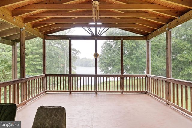 1022 LAKEVIEW DR, Stafford, VA 22556