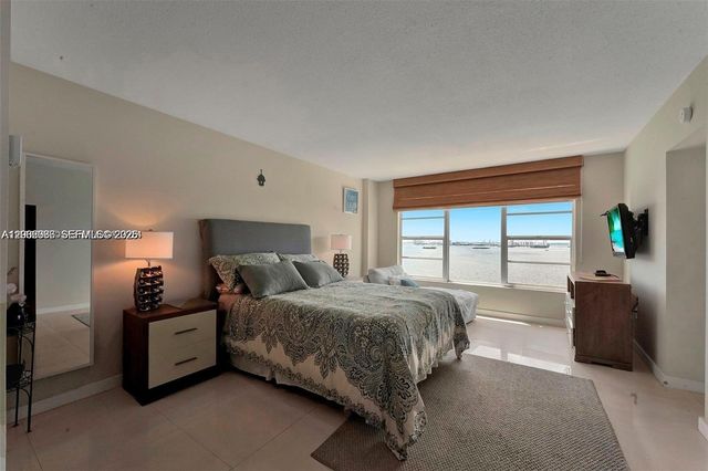 11111 Biscayne Blvd 18E, Miami, FL 33181