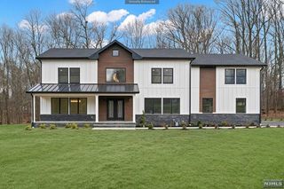 10 Colonial Drive, Scotch Plains, NJ 07076