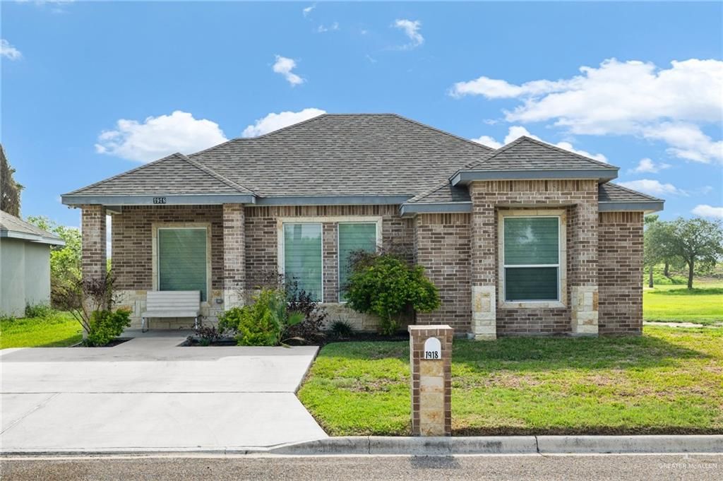 1918 Meadow Way Drive, Mission, TX 78572