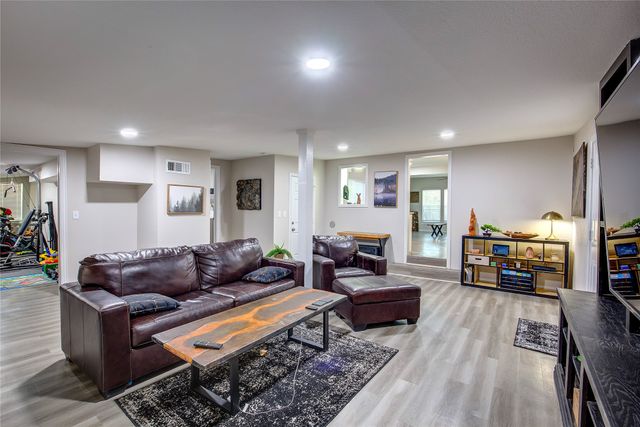 1101 Redoak Drive, West Tawakoni, TX 75474