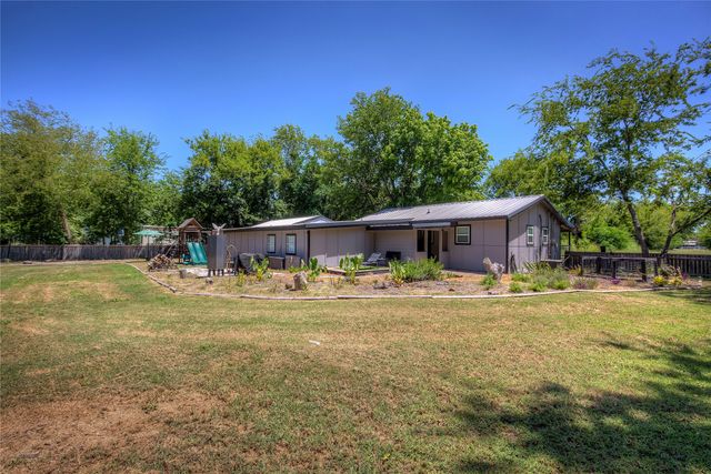 1101 Redoak Drive, West Tawakoni, TX 75474
