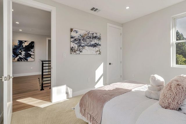 1066 Larch Avenue, Moraga, CA 94556