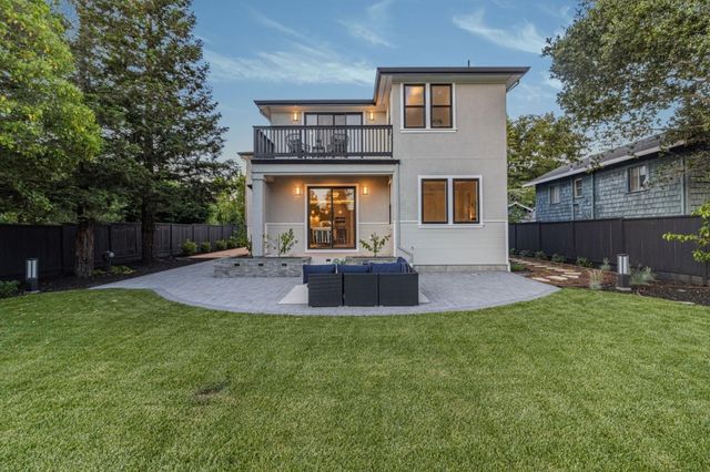 1066 Larch Avenue, Moraga, CA 94556