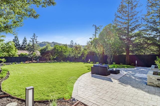 1066 Larch Avenue, Moraga, CA 94556
