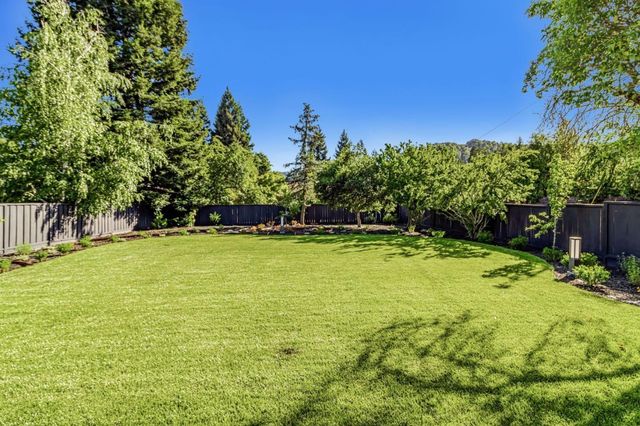1066 Larch Avenue, Moraga, CA 94556