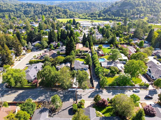 1066 Larch Avenue, Moraga, CA 94556
