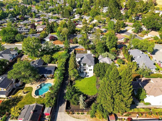 1066 Larch Avenue, Moraga, CA 94556