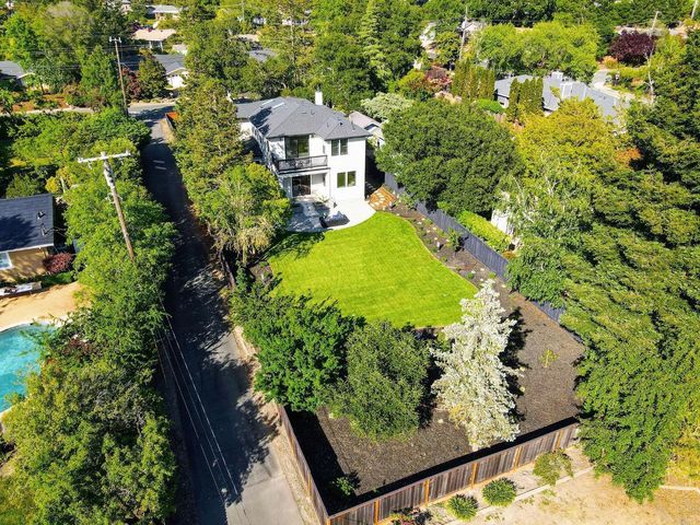 1066 Larch Avenue, Moraga, CA 94556