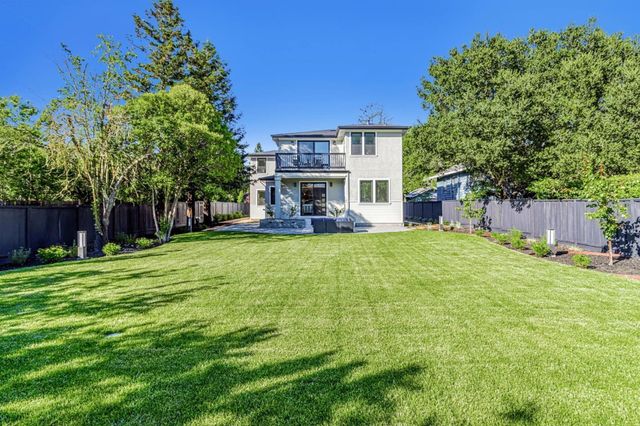 1066 Larch Avenue, Moraga, CA 94556