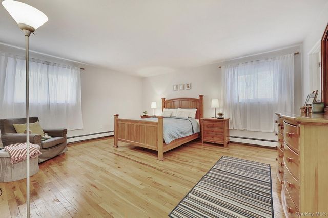 15 Lafayette Drive, Woodmere, NY 11598