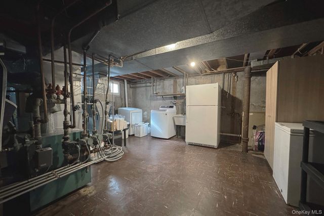 15 Lafayette Drive, Woodmere, NY 11598