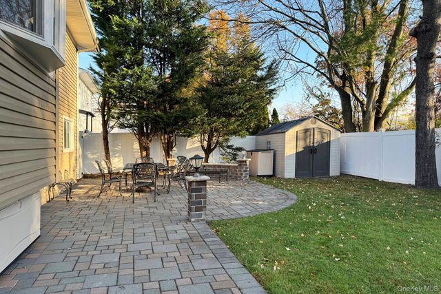 15 Lafayette Drive, Woodmere, NY 11598