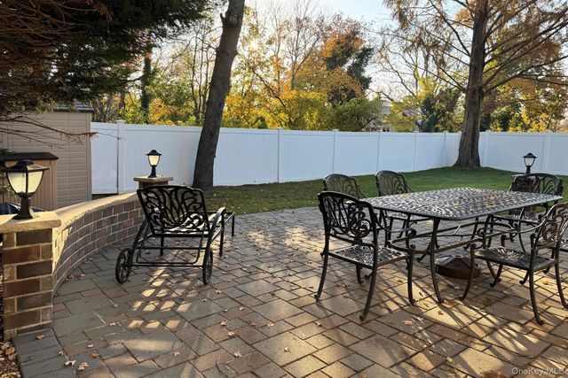 15 Lafayette Drive, Woodmere, NY 11598