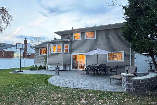 15 Lafayette Drive, Woodmere, NY 11598