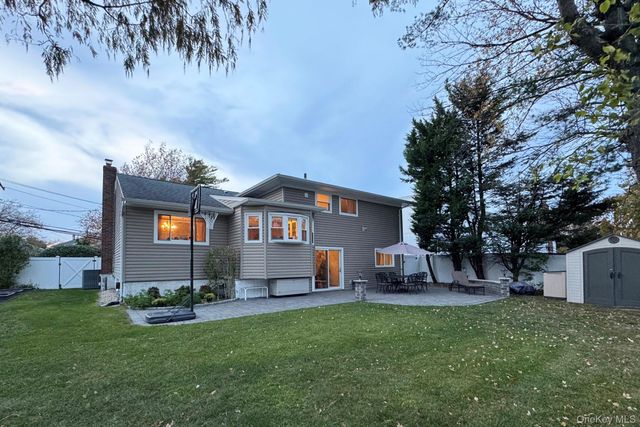 15 Lafayette Drive, Woodmere, NY 11598