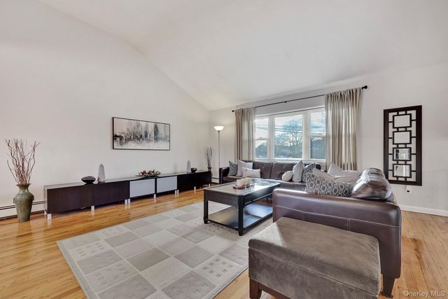 15 Lafayette Drive, Woodmere, NY 11598