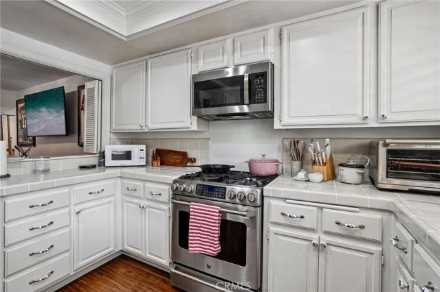 27 Tiburon Court, Manhattan Beach, CA 90266