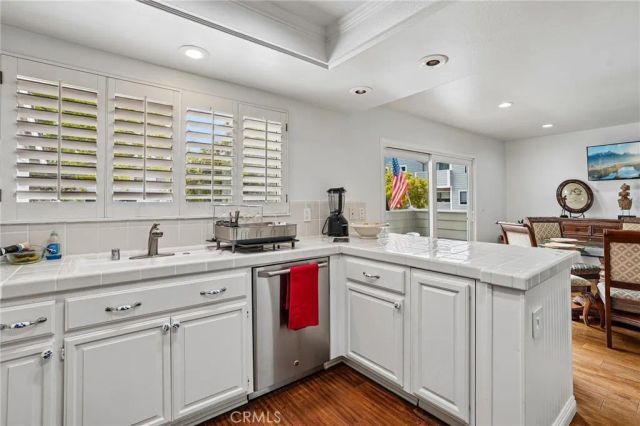 27 Tiburon Court, Manhattan Beach, CA 90266