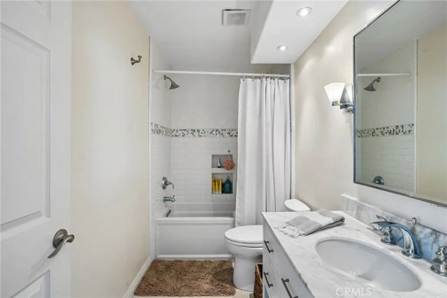 27 Tiburon Court, Manhattan Beach, CA 90266