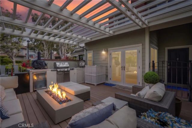27 Tiburon Court, Manhattan Beach, CA 90266