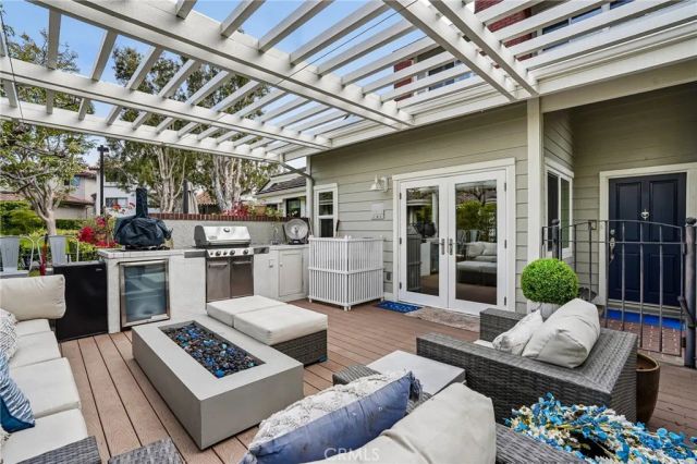 27 Tiburon Court, Manhattan Beach, CA 90266