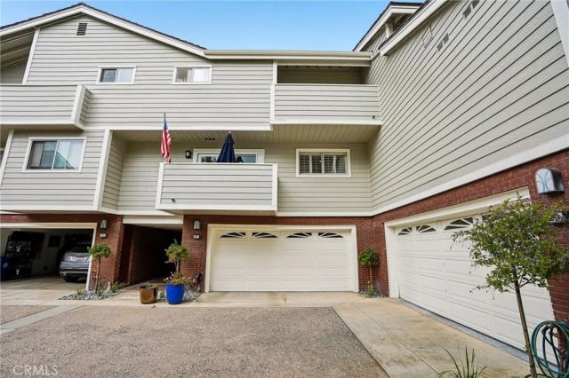 27 Tiburon Court, Manhattan Beach, CA 90266