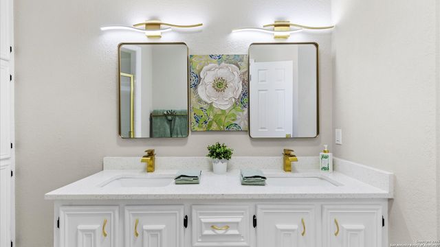 7974 Green Valley, Marion, TX 78124