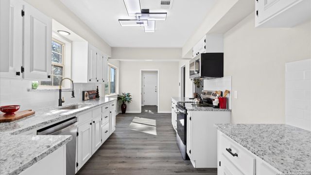 7974 Green Valley, Marion, TX 78124