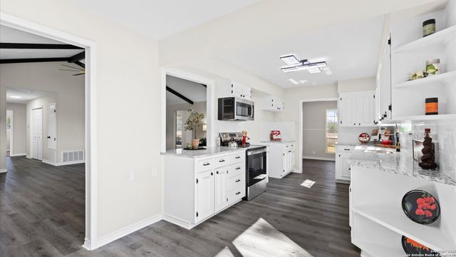 7974 Green Valley, Marion, TX 78124