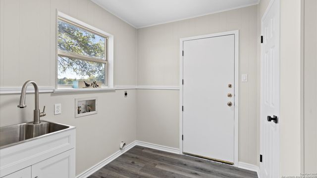 7974 Green Valley, Marion, TX 78124