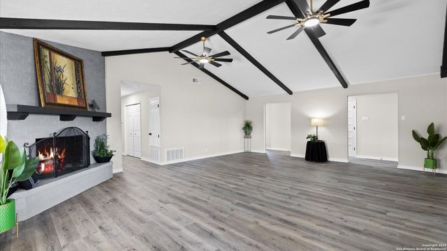 7974 Green Valley, Marion, TX 78124