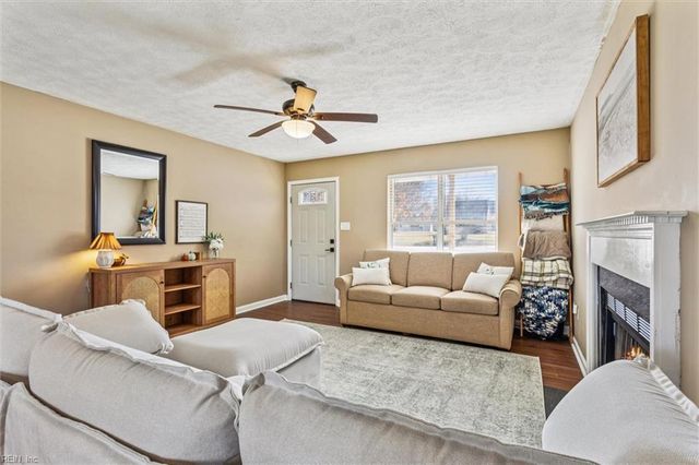 221 Loch Haven DR, Williamsburg, VA 23188