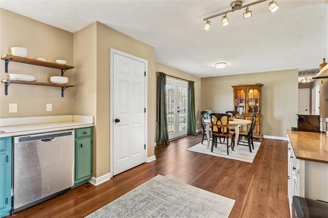 221 Loch Haven DR, Williamsburg, VA 23188